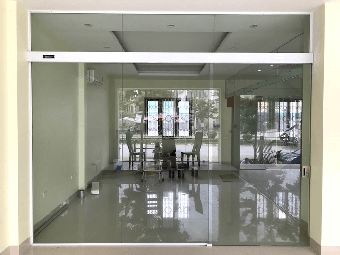 cửa sổ trượt tự động sử dụng xi lanh điện