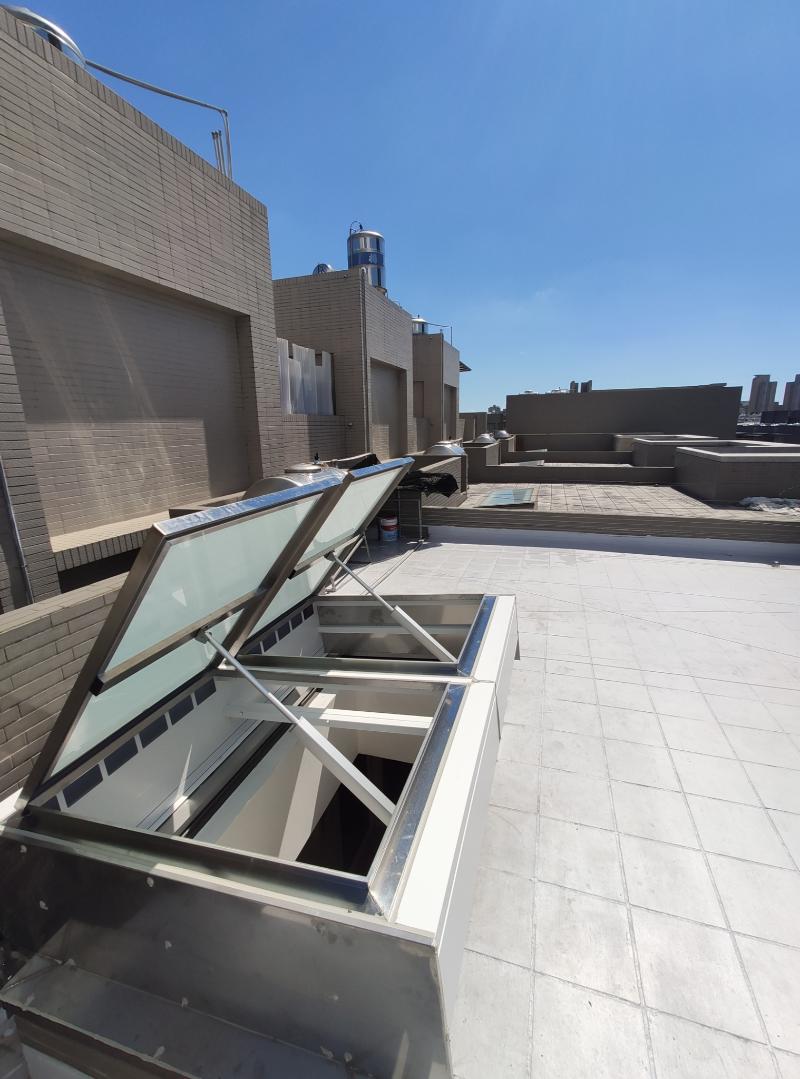 piston cửa sổ trời